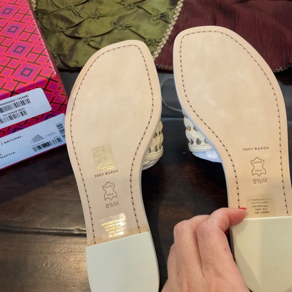 Tory Burch Woven Raffia Slides in new ivory/natural,BNIB.MSRP$298 - Picture 3 of 4
